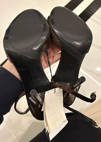 Kahverengi Süet Stiletto Kemerli Topuklu - Görsel 6