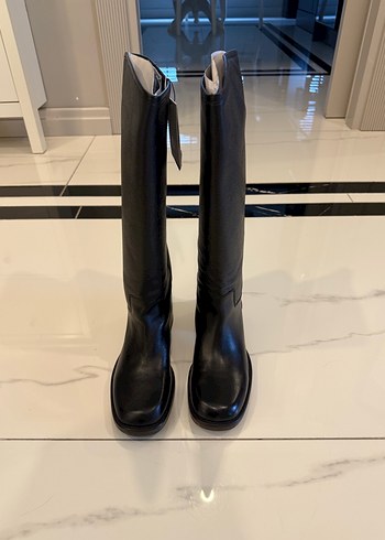 Kadın Siyah Deri Tokalı Dizüstü Bot - Görsel 4