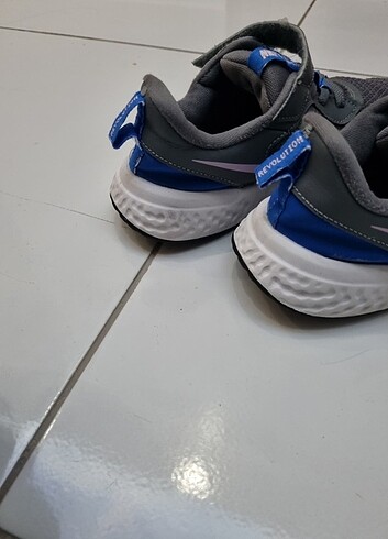 33 Beden Nike spor ayyakabı 33.5 numara