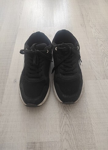 Hummel 42 numara