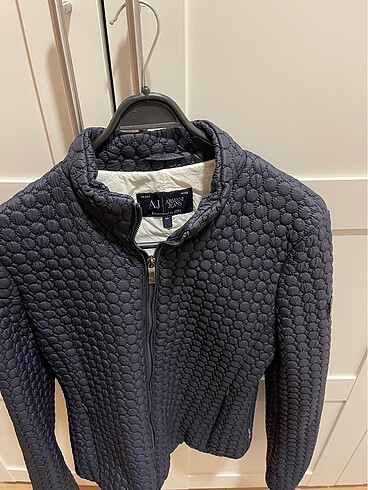 Armani mont
