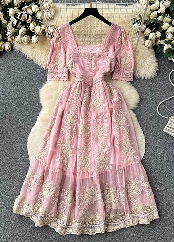 American Vintage işlemeli Elbise