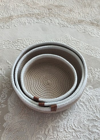 Naturalizer Beyaz ve Gri Saklama Sepetleri Seti