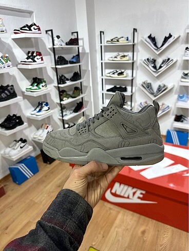 Nike air jordan retro 4 süet neon taban