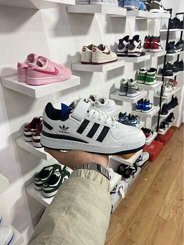 Adidas forum low