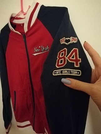 sweatshirt