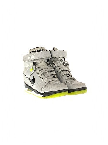 Nike Nike Spor Ayakkabı %70 İndirimli.