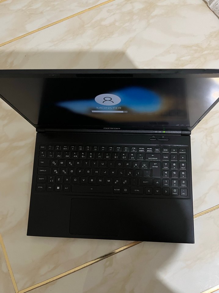 Monster gaming laptop abra a5v19.2.3 - Görsel 5