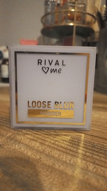 Rival Loves Me Blur Loose Powder