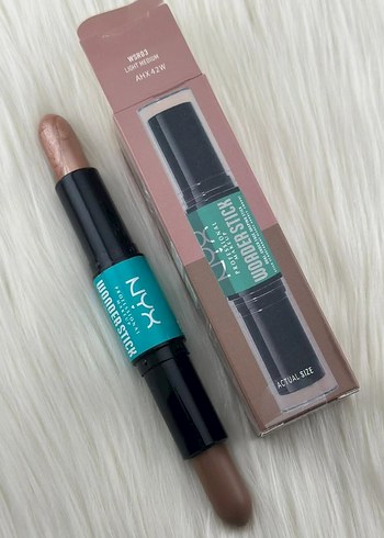 NYX Çift Uçlu Kapatıcı ve Aydınlatıcı Stick