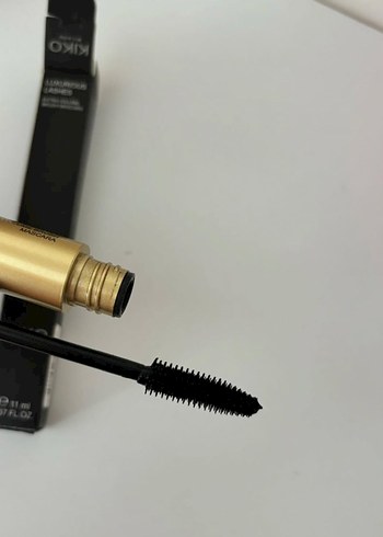 Kiko Kiko Luxurious Lashes Extra Volume Maskara
