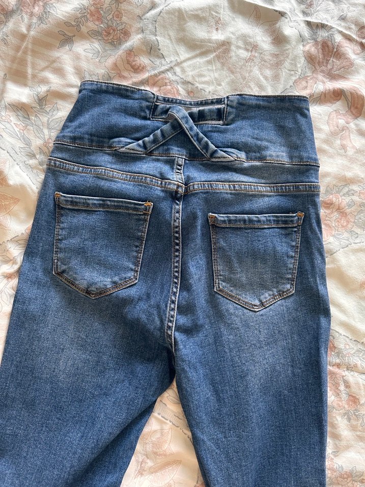 Kadın Açık Mavi Kemer Detaylı Slim Fit Denim Pantolon - Görsel 4