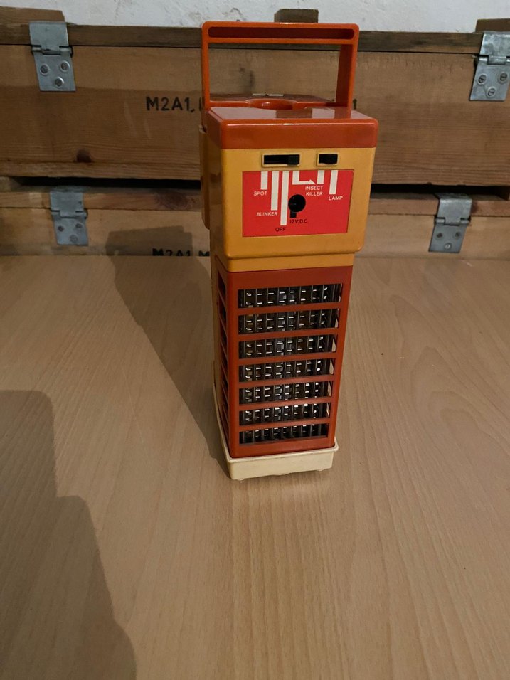 ANTİKA IŞILDAK VE ELEKTRİKLİ SİNEK KOVUCU BAKIM İSTER - Görsel 5