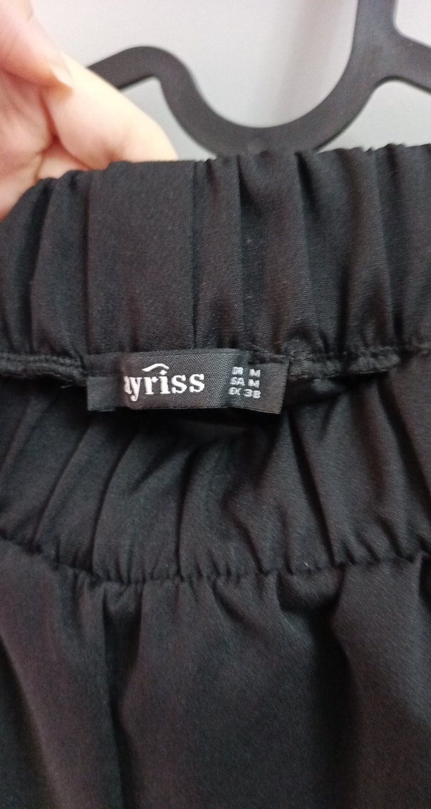 siyah pullu takım - Görsel 5