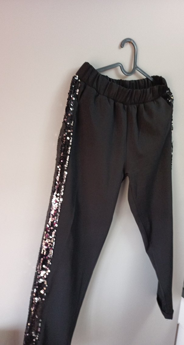 siyah pullu takım - Görsel 4