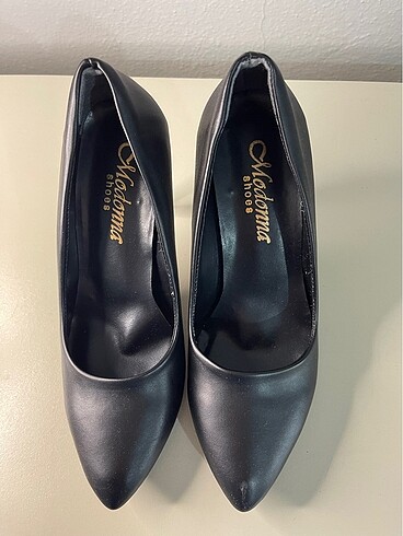 Siyah stiletto
