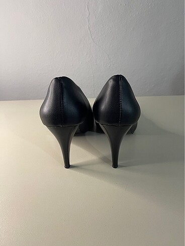 38 Beden Siyah stiletto
