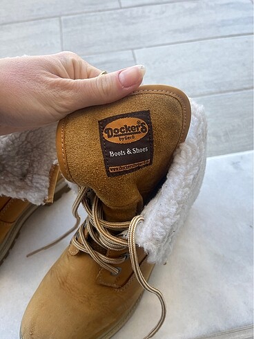 39 Beden Dockers kadın bot