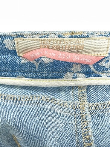 40 Beden mavi Renk Bershka Mini Şort %70 İndirimli.