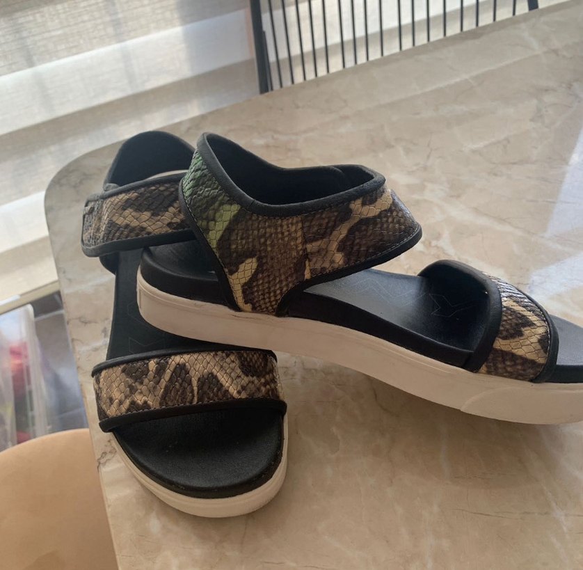 DKNY Kadın Yılan Desenli Platform Sandalet - Görsel 4