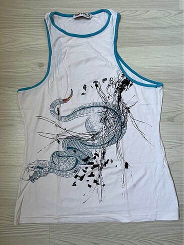 Beyaz desenli crop bluz