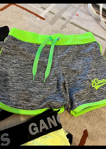 Neon Detaylı Gri Mini Spor Şort
