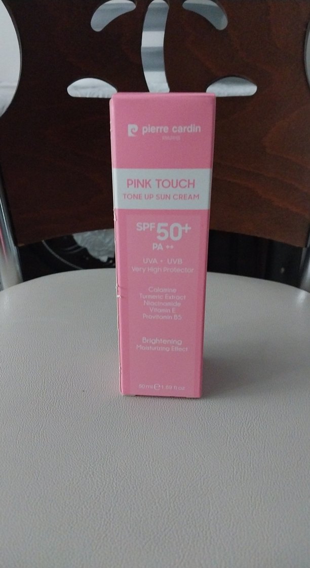 Pierre Cardin Pembe Tonlu Güneş Kremi SPF50+ - Görsel 2