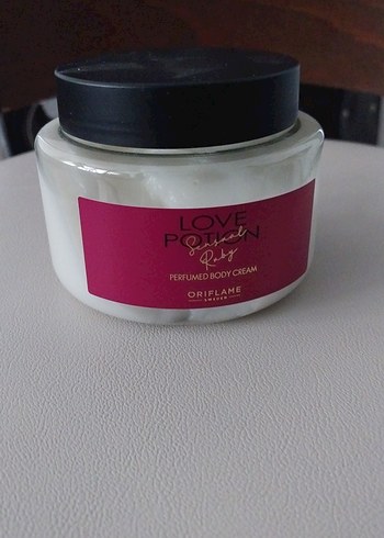 Oriflame Love Potion Vücut Kremi - Görsel 2