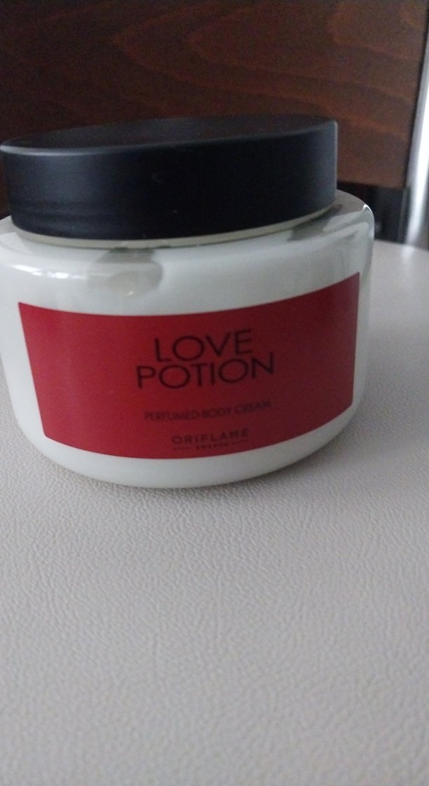 Oriflame Love Potion sensual ruby Vücut Kremi - Görsel 2