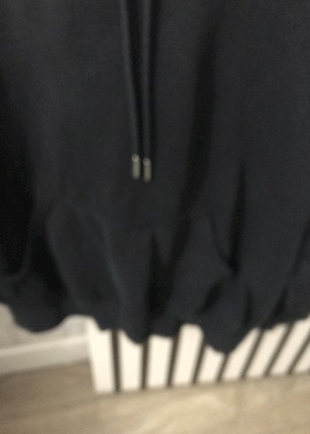 Siyah Yüksek Yakalı Kadın Sweatshirt - Görsel 3