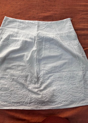 Nakışlı Dantel Detaylı Beyaz Etek