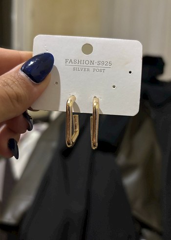 Gold Renkli Minimalist Midi Küpe - Görsel 3