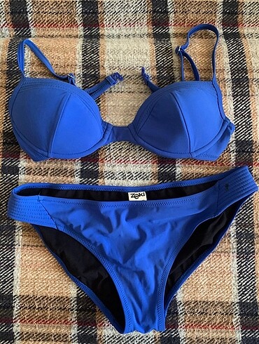 Zeki Bikini