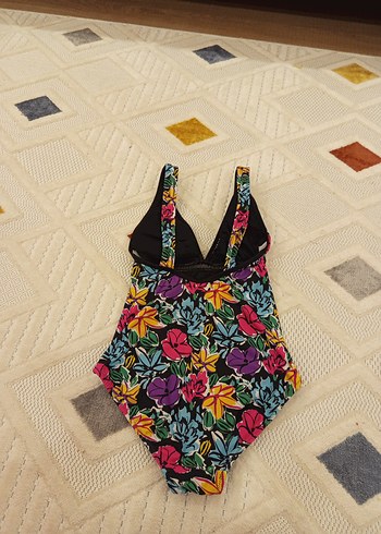 Çiçek Desenli Kadın Mayo - Görsel 5