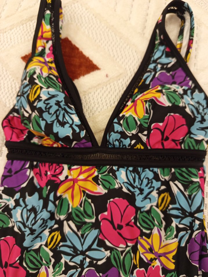 Çiçek Desenli Kadın Mayo - Görsel 3