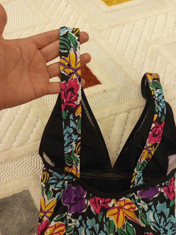 Çiçek Desenli Kadın Mayo - Görsel 4