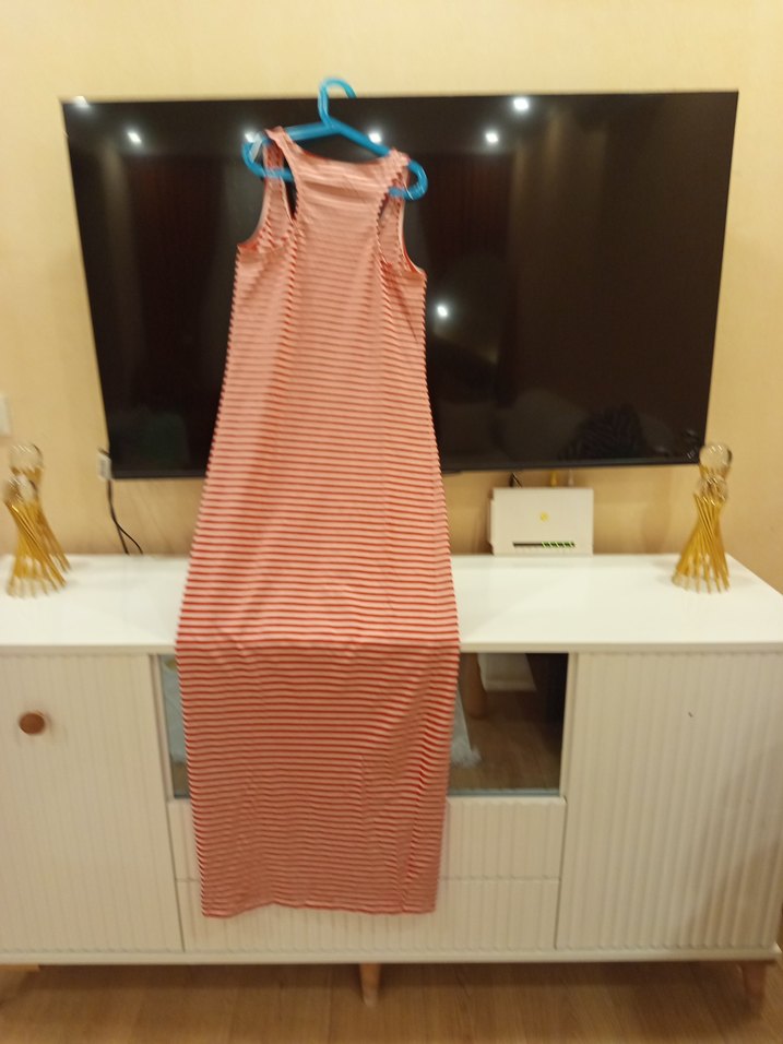 Kırmızı Çizgili Askılı elbise - Görsel 4