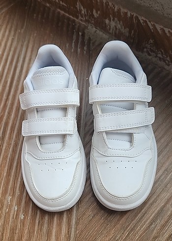 31 Beden Beyaz Adidas Erkek Çocuk Spor Ayakkabı Velcro