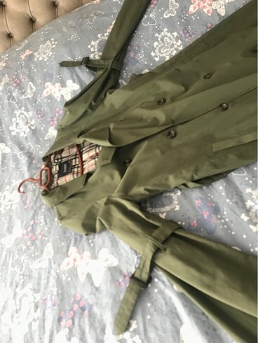 Zara Tertemiz sıfır trençkot