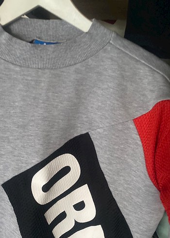 Adidas özel Seri GriBaskılı Kadın Sweatshirt Velcro Detayl sıfır - Görsel 3