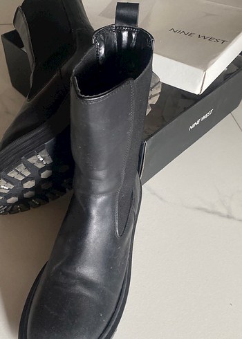 Nine West Siyah Platform Topuklu Kauçuk Bot - Görsel 3