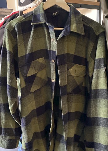 Düğmeli Yeşil erkek/ kadın yün gömlek - Görsel 4