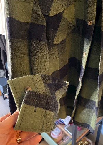 Düğmeli Yeşil erkek/ kadın yün gömlek - Görsel 5