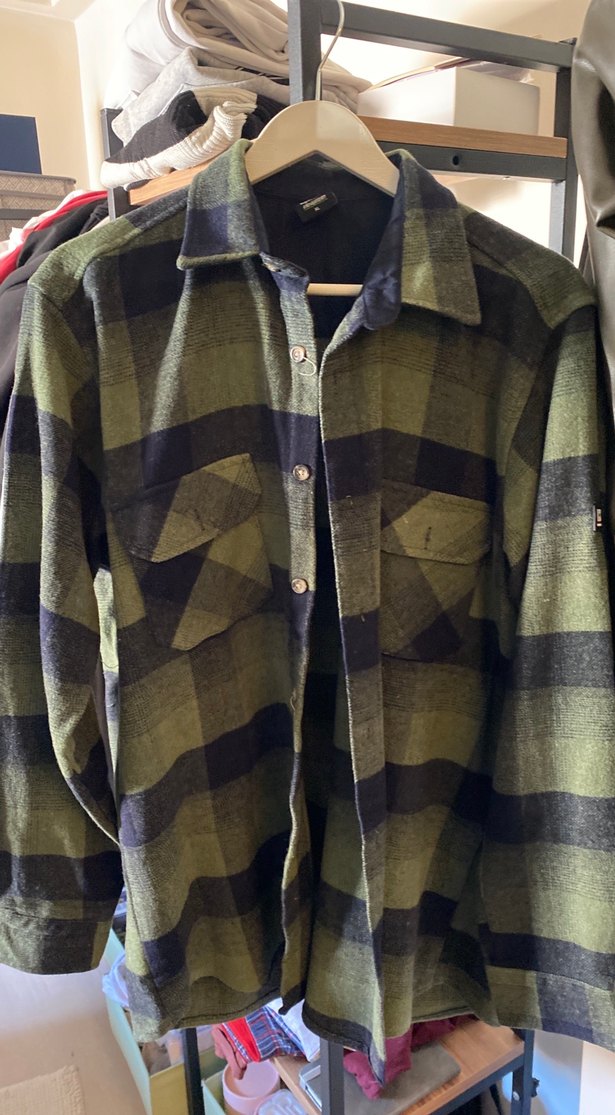 Düğmeli Yeşil erkek/ kadın yün gömlek - Görsel 4