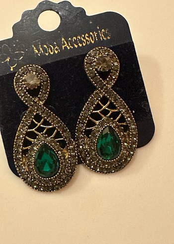 Yeşil Taşlı Uzun Küpe - Görsel 3