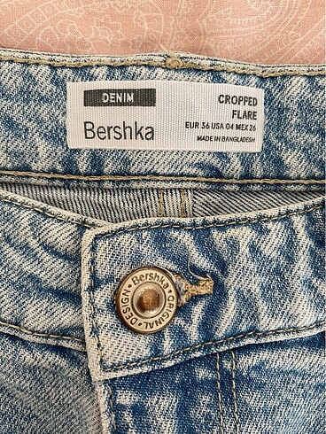 36 Beden mavi Renk Bershka yüksel bel cropped flare jean