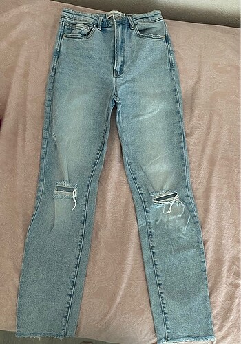Stradivarious mom slim fit jean