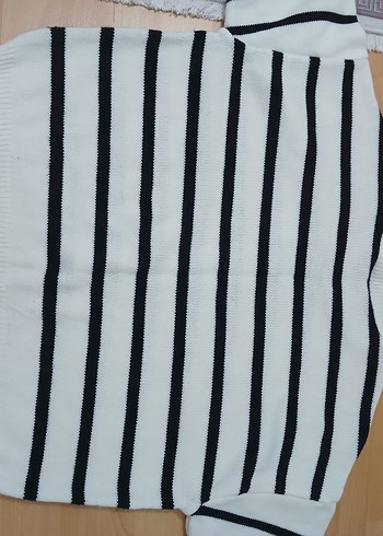 Beyaz Siyah Çizgili Kadın Triko Kazak - Görsel 2