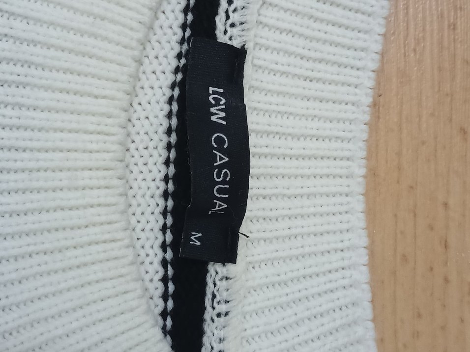 Beyaz Siyah Çizgili Kadın Triko Kazak - Görsel 3