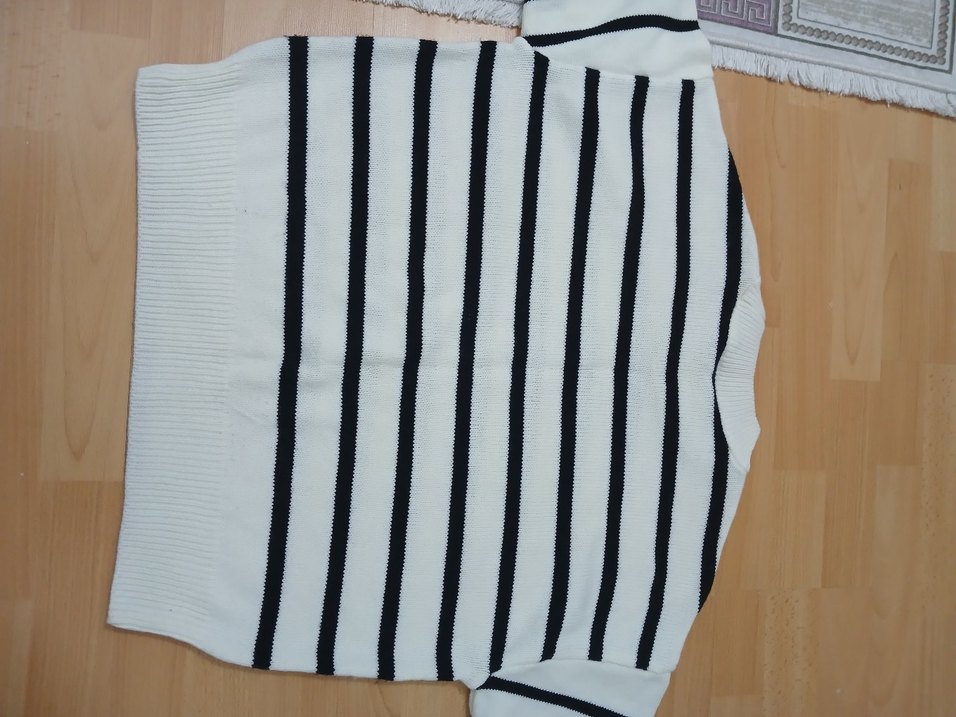 Beyaz Siyah Çizgili Kadın Triko Kazak - Görsel 2